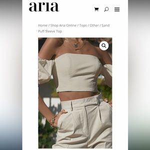Seven Wonders Puff Sleeve Crop Top